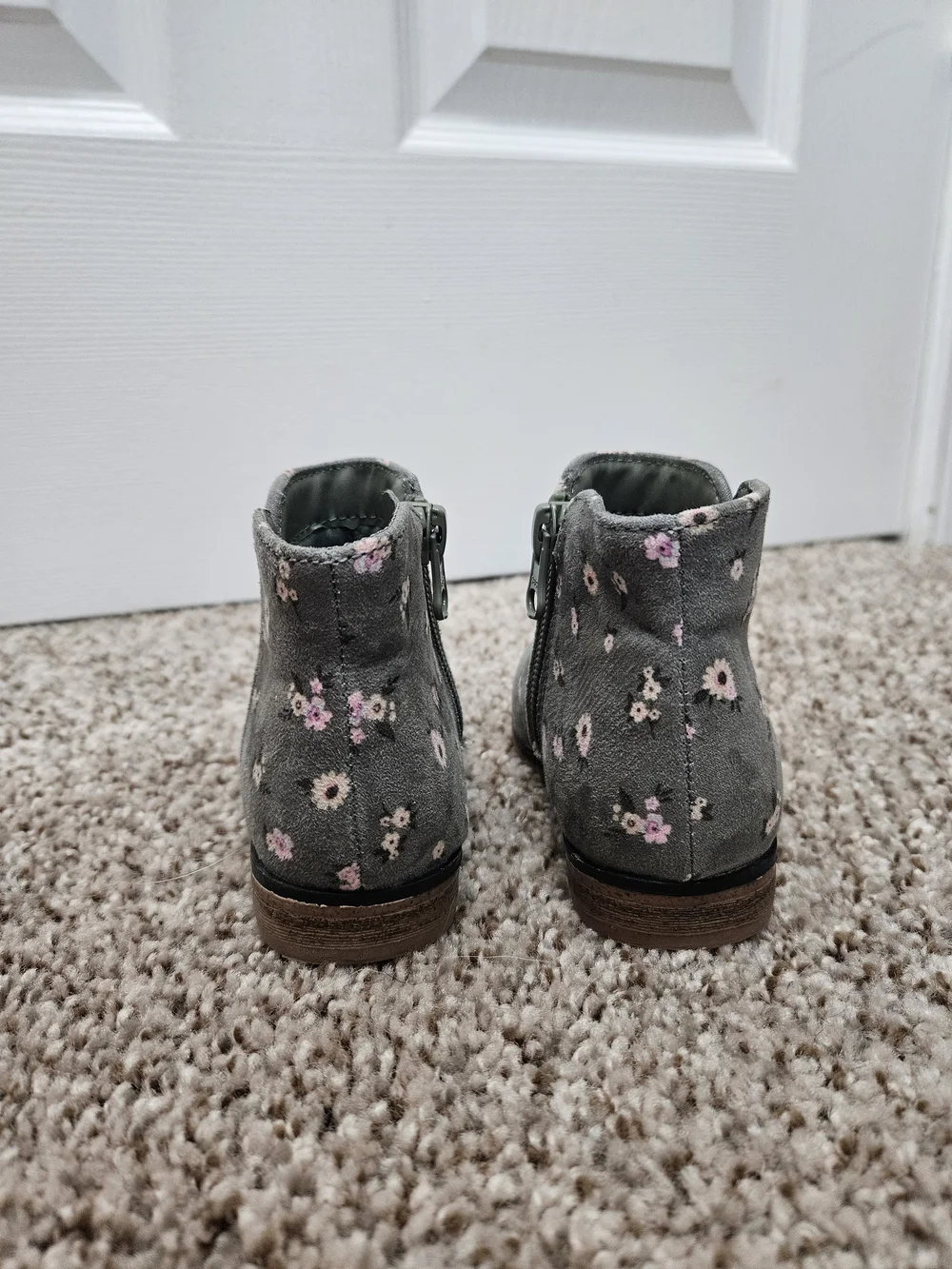 Cat & Jack 6T Gray Floral Zip Booties - Toddler Shoes